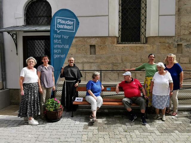 Gespräche in ungezwungener Atmosphäre - dafür soll das Plauderbankerl gut sein. | Foto: Pfarrcaritas Neunkirchen