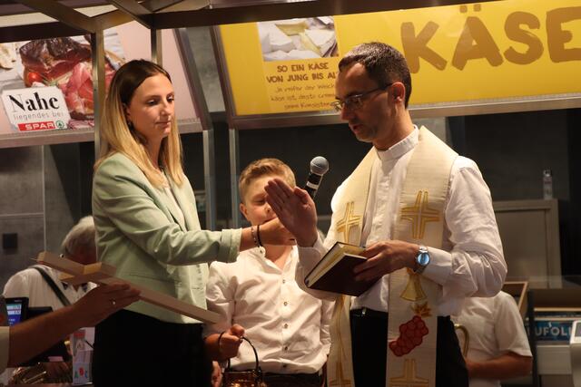 Paul Rauchenschwandtner, Leiter des Pfarrverbandes Wildschönau, übernahm die Segnung der neuen Räume. | Foto: Nimpf