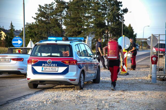 Schwerer Unfall mit ICE befürchtet: Person auf den Gleisen in Marchtrenk löste Großeinsatz aus. | Foto: laumat.at