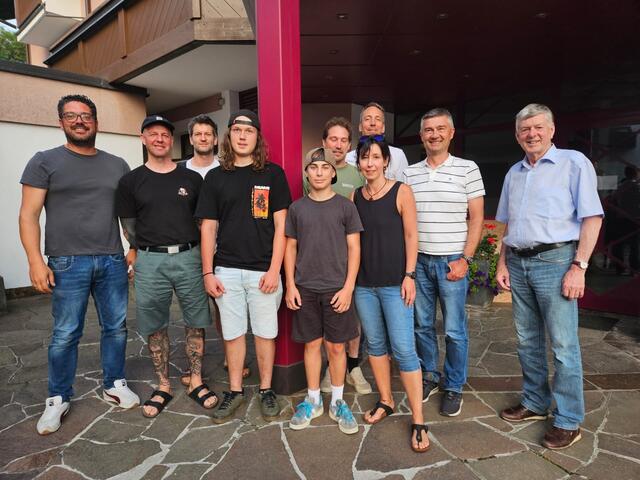 Die Projektbeteiligten mit Bgm. Markus Freimüller (Fritzens), Bgm. Josef Schindl (Baumkirchen) und Vizebgm. Bernhard Derfeser | Foto: Gemeinde Fritzens