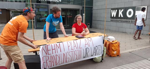 Die Arbeitnehmer "warten am Verhandlungstisch", so die Gewerkschaft. | Foto: Vida