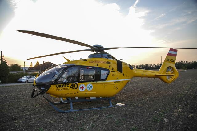 Schwerer Unfall mit ICE befürchtet: Person auf den Gleisen in Marchtrenk löste Großeinsatz aus. | Foto: laumat.at