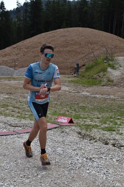 Thomas Eckhoff (SV Raiba Stubai) schaffte den Sieg im Hauptlauf über 21,8 km in nur 1:30:02 Stunde.