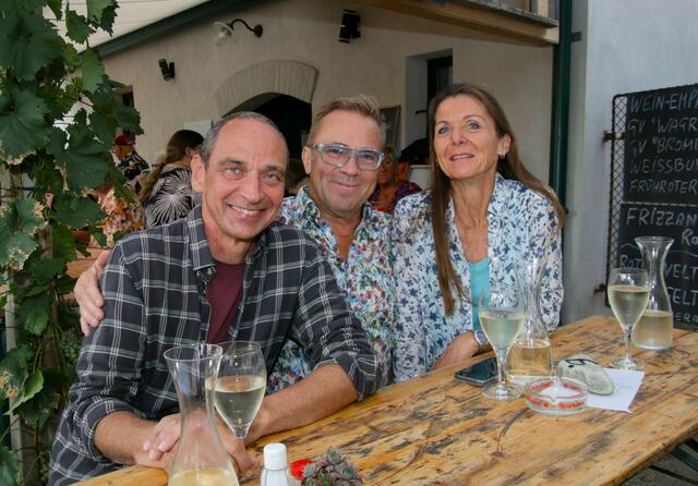 Jürgen aus Wien, Herbert und Brigitte Hlozek sind Fans der Vienna Blues Association. | Foto: Christian Nowotny