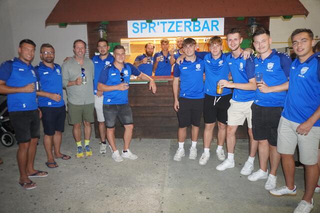 Der SV Wica Eberau lud zur Weinkost - mit "Spritzerbar" - ein. | Foto: Michael Strini