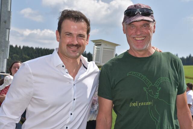 2x Sigi. Sigi Fink &amp; Sigi Göschl. Eröffnung der Ö3 Wetterstation Pabneukirchen. Die einzige offizielle Station für den Bezirk Perg.  | Foto: Zinterhof