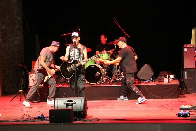 Roman Gregory & Band rockten die neue Burgarena in Schlaining