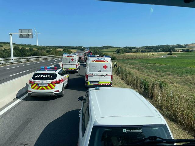 Mehrere Einsatzkräfte waren im Einsatz. | Foto: Stadtfeuerwehr Mattersburg