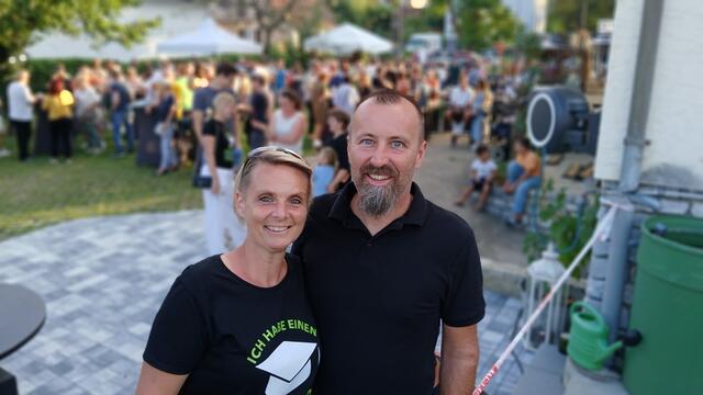Bettina und Robert Bauernhofer luden zu einem Gartenkonzert in Weiz ein. | Foto: MeinBezirk/Hofmüller