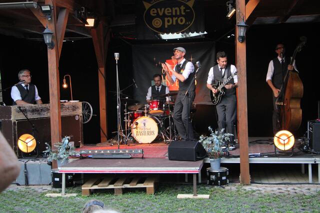 Die Old School Basterds spielten im Garten der Familie Bauernhofer in Weiz. | Foto: MeinBezirk/Hofmüller
