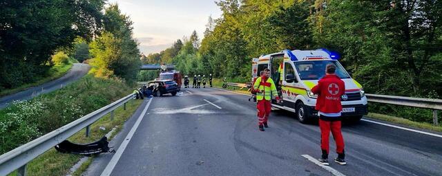 Der Unfall passierte zwischen Oberwart und Unterwart. | Foto: Stadtfeuerwehr Oberwart