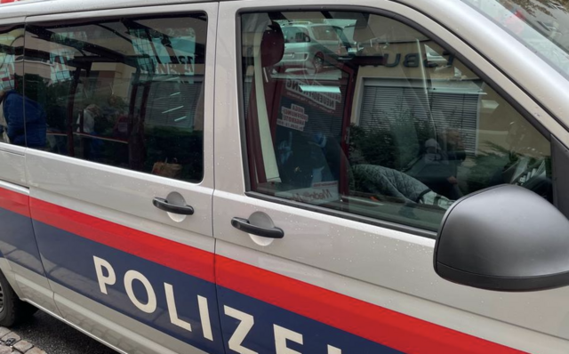 Das Opfer verständigte unverzüglich die Polizei und erstattete Anzeige. (Symbolfoto) | Foto: MeinBezirk.at