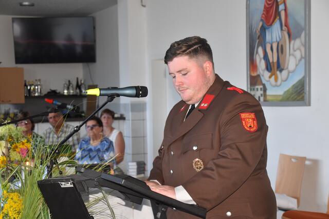 Verwalter Georg Pehr fasste die Geschichte der Feuerwehr pointiert zusammen. | Foto: Michael Strini