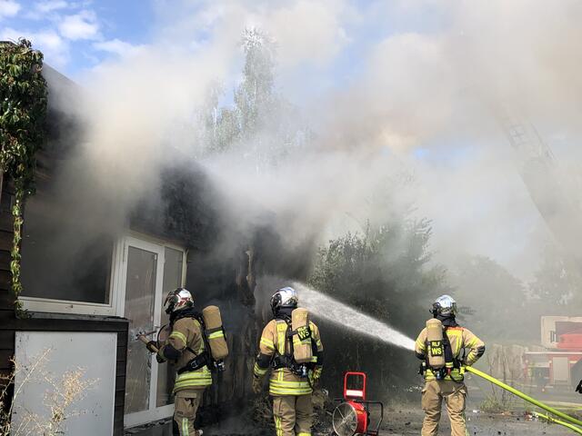 Zum Brand eines leer stehenden Wirtschaftsgebäudes wurde die Grazer Berufsfeuerwehr am vergangenen Samstag gerufen. | Foto: BF-Graz