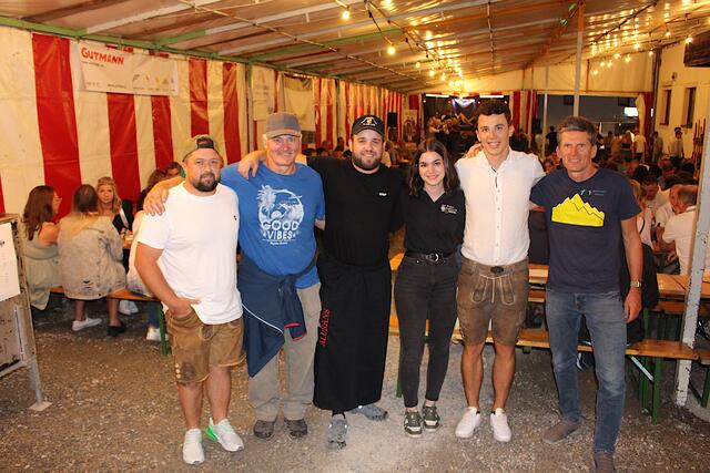 Michael (Brauchtumsgruppe), Andreas (Schützen), Christoph (FF), Judith (Jungbauern), Lukas (Musikkapelle) und Armin (Sport).