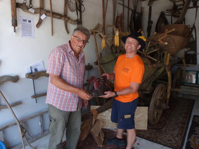 Stolz präsentierte Christian Szauer sein beeindruckendes Sammelsurium. 