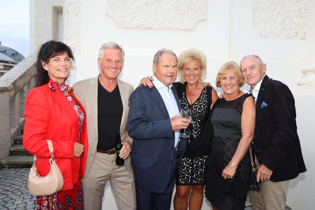 Viktoria und Ernst Baumgartner, Peter und Manuela Trefelik , Jenny und Heinz Kraus aus Oberwaltersdorf. | Foto: Manfred Wlasak