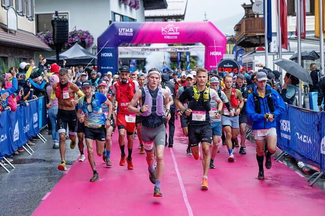 Start zum Marathon mit den Top-Drei in Front. | Foto: Jan Nyka