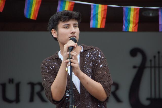 Noa aus Wien, der das Publikum mit seiner Gesangsperformance begeisterte. | Foto: Heublumen Pinzgau