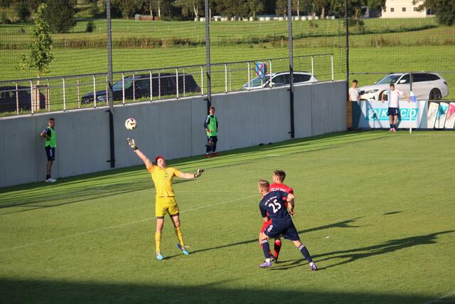 Jonas Marktl überhebt den Keeper zum 4:1 | Foto: USK Samson Druck St. Michael