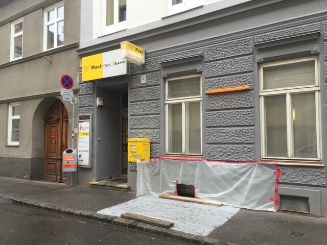 Der 48-Jährige soll eine Penzinger Postbank-Filiale und einen Supermarkt überfallen haben. (Symbolbild) | Foto: Anja Gaugl