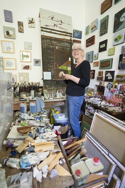Helga Hofer ist Kunstschaffende. | Foto: Ulrich Schüler