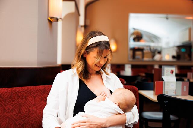 Weltstillwoche 2024: Stillende Mütter werden in Europa immer noch angefeindet. | Foto: Adrian Almasan