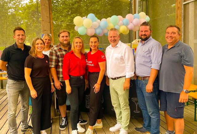 NR-Spitzenkandidat Bgm. Jürgen Schabhüttl (Inzenhof) mit Vizebgm. Christine Kotschar, NR-Kandidatin Vizebgm. Olivia Kaiser (Großpetersdorf) und dem Team der SPÖ Bad Tatzmannsdorf | Foto: SPÖ