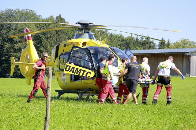 Die Verletzten wurden mit dem Rettungshubschrauber abtransportiert. | Foto: Fotostudio Manfred Fesl