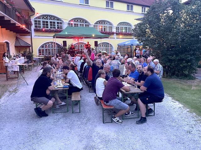 Einen schönen Sommerabend verbrachten viele Rattenerinnen und Rattener sowie viele Gäste beim diesjährigen Sommerkonzert. | Foto: Christian Gutschelhofer