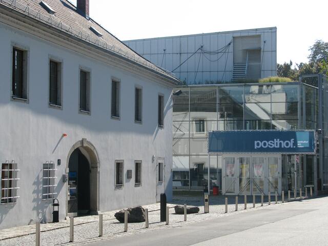 Die Geschichte des Posthofs begann 1984, als die Stadt Linz den denkmalgeschützten Bauernhof und ehemaligen Poststallmeisterei kaufte und in einen modernen Veranstaltungsort für zeitgenössische Kunst und Kultur verwandelte. | Foto: Posthof