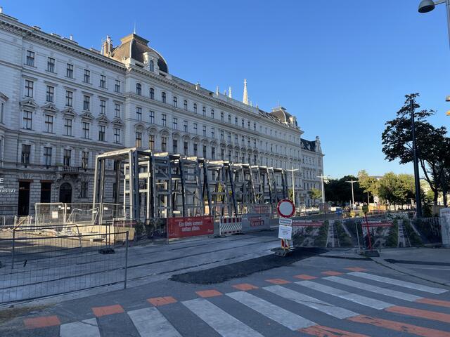 Statt Anfang September ist mit einer Fertigstellung der Baustelle erst zum Ende des Monats zu rechnen. | Foto: Nieschalk/MeinBezirk