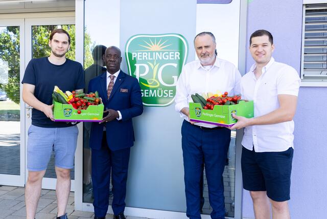 Lukas Haider, GF Perlinger Gemüse GmbH, Côte d’Ivoire-Botschafter Cisse Yacouba, Landeshauptmann Hans Peter Doskozil, Patrick Haider, GF Perlinger Gemüse GmbH | Foto: Landesmedienservice Burgenland