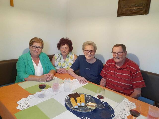 v.l.: Obfrau Erni Resel, Anna Schmidt, Maria und Karl Heher. | Foto: Senioren St. Leonhard am Forst