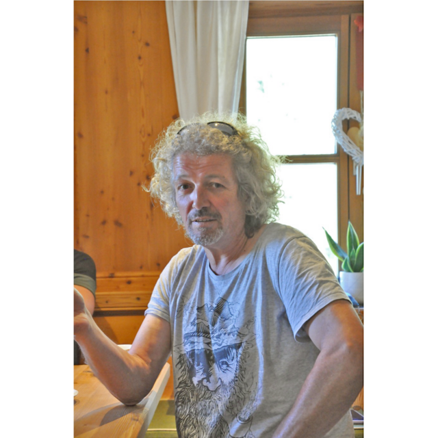 Projektleiter Helli Maier verbringt die ganze Woche mit den Freiwilligen. | Foto: Luzia Laner