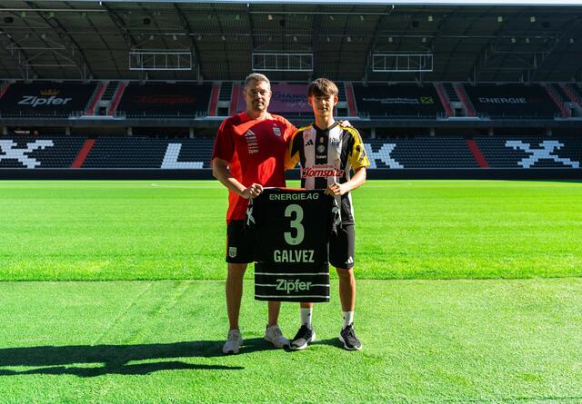 LASK-Trainer Thomas Darasz und Neuverpflichtung Tomas Galvez. | Foto: LASK