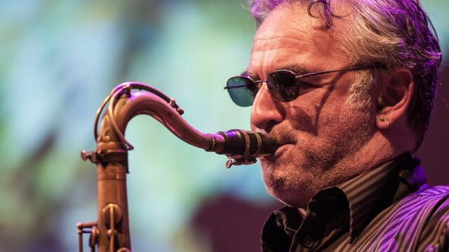 Avram Fefer gehört am Donnerstag, dem 26. September, ab 20:30 Uhr die Bühne auf Schloss Seggau. | Foto: Daryl Tilman