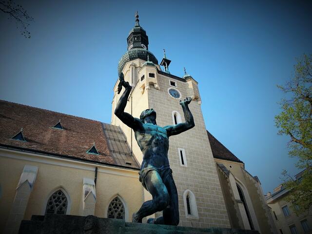 Lösung - Bild 4: Stadtpfarrkirche Sankt Stephan in Baden bei Wien | Foto: © Silvia Plischek