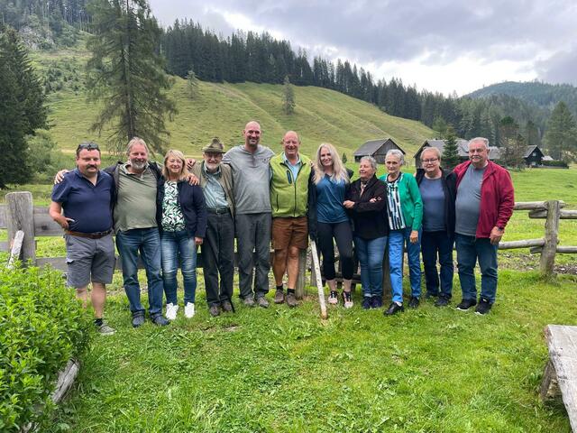 Auch Spitals Bürgermeister Ägidius Exenberger (Mitte) begrüßte die Gäste auf der Alm. | Foto: Kampenhuber