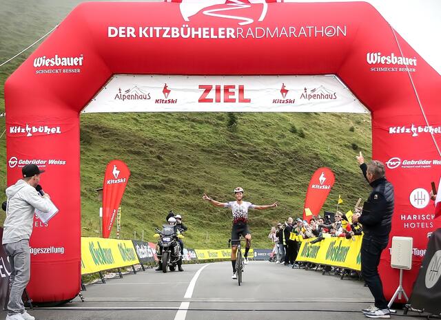 Vorjahressieger Paul Verbnjak am Ziel. | Foto: KRM