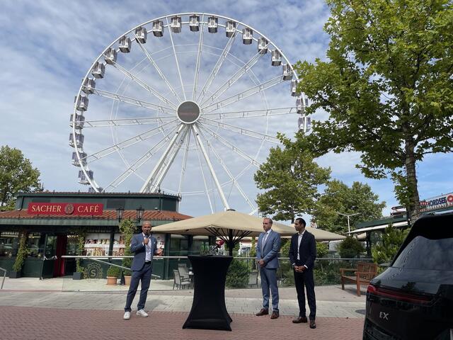 Auf den Dächern des Outlet Centers Parndorf werden bis Oktober 2024 1.650 m² Photovoltaik-Paneele zum Einsatz kommen. | Foto: Beate Wurm