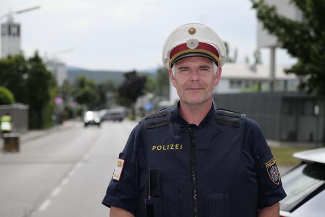 Jürgen Faulhaber von der PI Reichenau war zur Unterstützung vor Ort. | Foto: Santrucek/meinBezirk