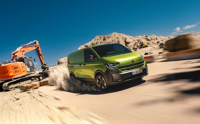 Volkswagen Nutzfahrzeuge gibt erste Fotos vom neuen Transporter und Caravelle frei.  | Foto: Volkswagen Nutzfahrzeuge