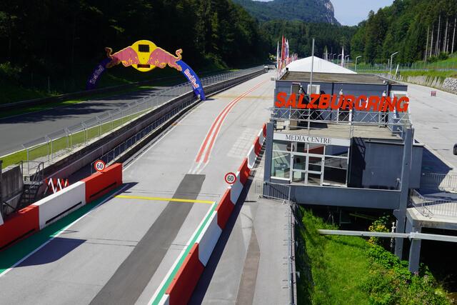 Die berühmte Rennstrecke: der Salzburgring in Koppl/Plainfeld. | Foto: Emanuel Hasenauer