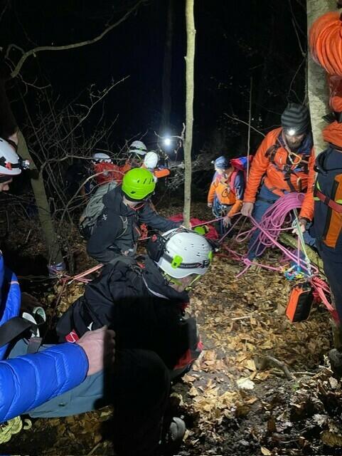 Bergungen im Gelände ... | Foto: Bergrettung Kaprun