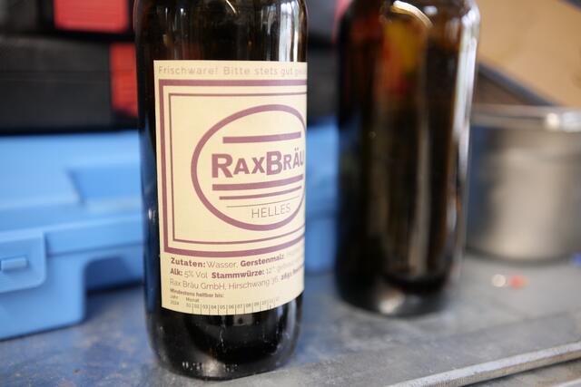 Rax Bräu hat sich in der Region (und auf den Berghütten) gut etabliert. | Foto: Santrucek