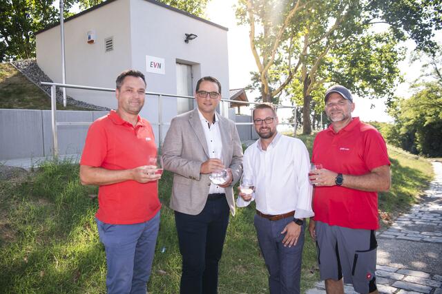 Albert Mannsberger Projektleiter EVN Wasser, Jakob Denk Prokurist EVN Wasser, Stefan Istvanek Bürgermeister Dürnkrut, Thomas Reinisch Mitarbeiter EVN Wasser. | Foto: Daniela Matejschek