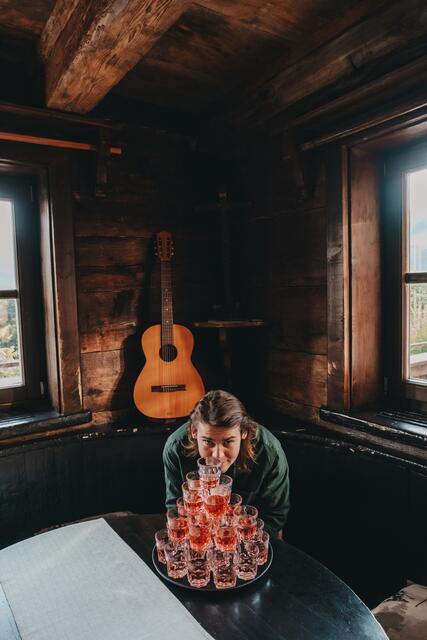 Der Glemmtaler Marcus Hinterberger rockt und bluest mit seiner Band die Bühne im Mesnerhaus. | Foto: stil.fotografie