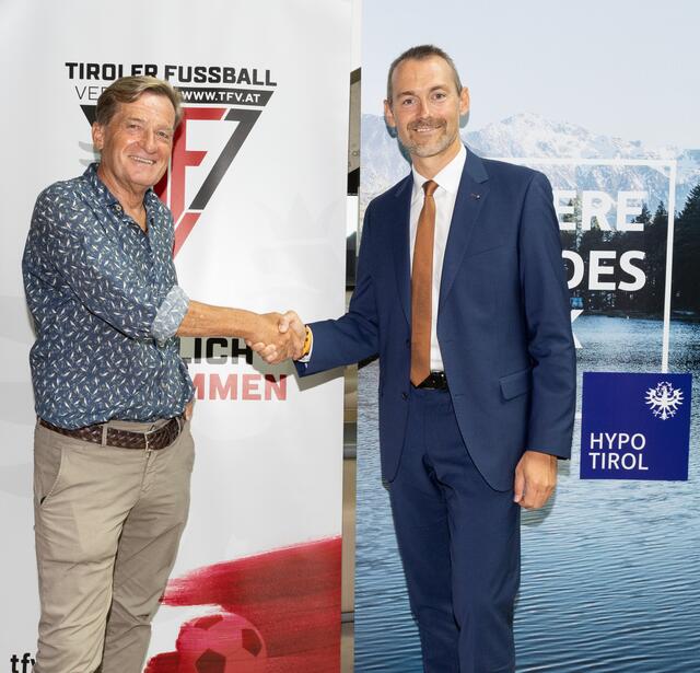 TFV Präsident Sepp Geisler und Markus Müller (Abteilungsleiter Freie Berufe - HYPO Tirol) setzen erfolgreichen gemeinsamen Weg fort. | Foto: TFV