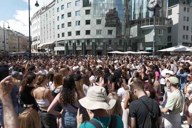 Großer Swifties-Andrang am Stephansplatz am Donnerstag. | Foto: Maximilian Spitzauer/MeinBezirk